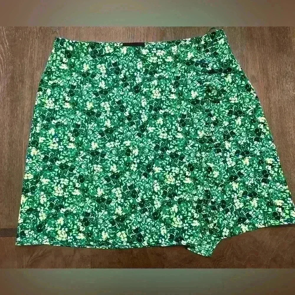 TOPSHOP green floral ruffled wrap skirt
